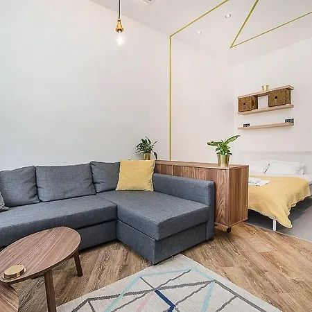 Designer By Beautiful Park & Church Praga