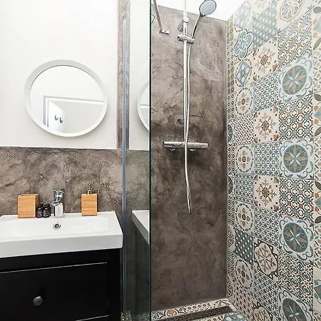 Designer By Beautiful Park & Church Appartement *