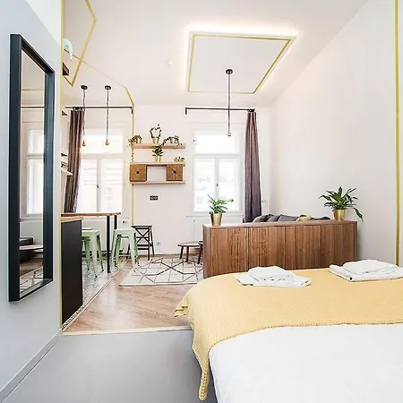 Designer By Beautiful Park & Church Apartamento Praga